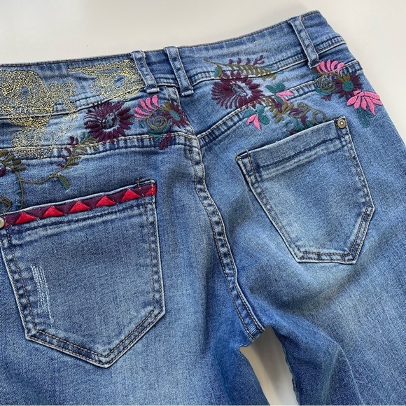 Desigual Women's Embroidered Floral Mid Rise Slim Straight Jeans Size 26/8 - Picture 9 of 13